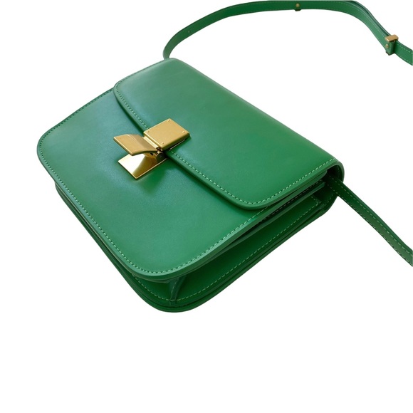 Green classic box bag with gold hardware - Picture 4 of 6